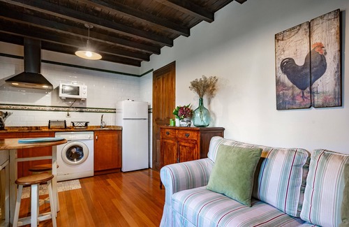 Yerbo House | Apartamentos Rurales Ca Lulon: La Chouría