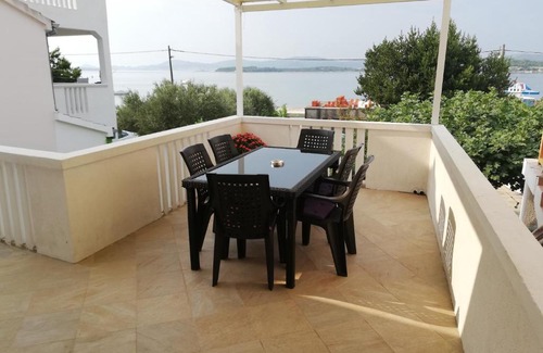 Turanj Apartment | Apartman Nina