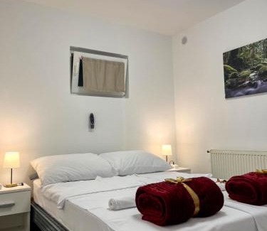 Kutina Apartment | Apartmani Moslavina, free big parking, workspace, crib, satin cotton sheets