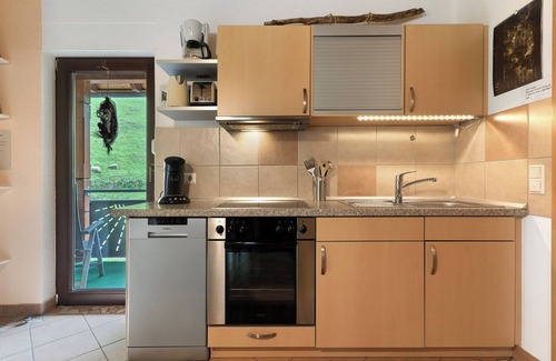 Bad Peterstal-Griesbach Apartment | Apartment 'Bergpanorama' with Mountain View, Shared Garden and Wi-Fi