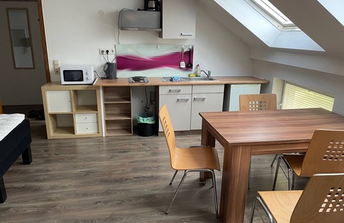 Fuldabruck Apartment | Apartment-Budget-Private Bathroom-Courtyard view