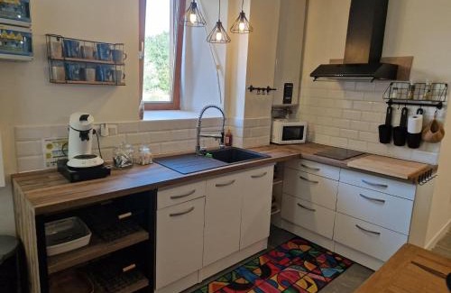 Saint-Hilaire-de-Brethmas Apartment | Apartment with swimming pool, wifi