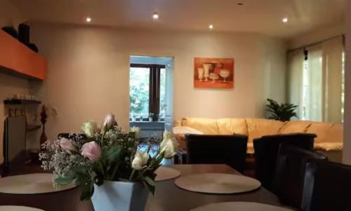 Buchholz in der Nordheide Apartment | Apartment bei Hamburg bis 10 Personen mit Terasse und Gartennutzung.