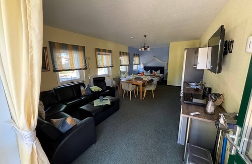 Forst Bed & Breakfast | Apartment 1 - Bed & Breakfast am Waldgürtel