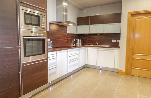 Moffat House | Apartment 1 St Mary's Church