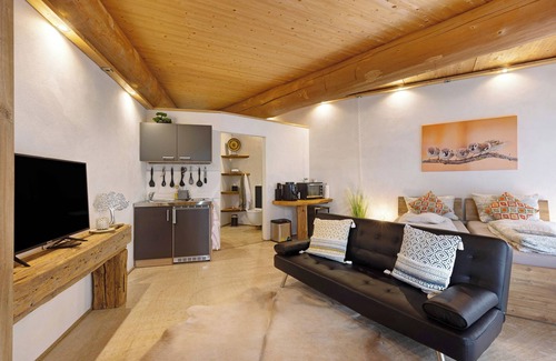 Rosenfeld Apartment | Apartment '-2-die Zwei, Studio 35qm' with Private Terrace, Shared Garden and Wi-Fi