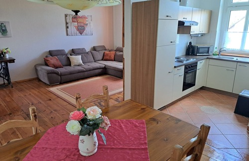 Schonberg Apartment | Apartment '2' with Shared Terrace and Wi-Fi