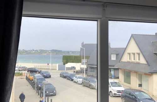 Saint-Mathieu Apartment | Apartment 30m from the beach, shops nearby,