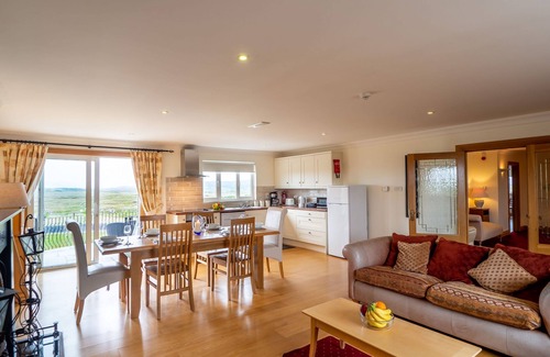 Carna Cottage | Apartment 381 - Carna - sleeps 6 guests in 3 bedrooms
