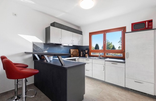 Oberuckersee Apartment | Apartment 'Am Gallowayhof' with private terrace, private garden and Wi-Fi