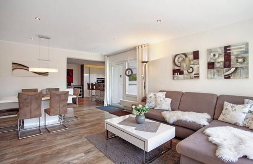 Eslohe Apartment | Apartment 'Am Wald' with Private Terrace, Shared Garden and Wi-Fi