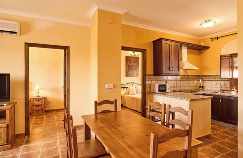 Valsequillo Apartment | Apartment 'Amapola' with Balcony, Wi-Fi and Air Conditioning