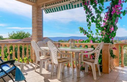 Milohnici Apartment | Apartment Andjelka by Interhome