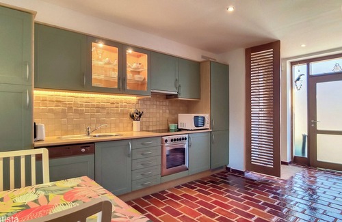 Alcantarilha Apartment | Apartment 'Arrancada 14' with Mountain View, Wi-Fi and Air Conditioning