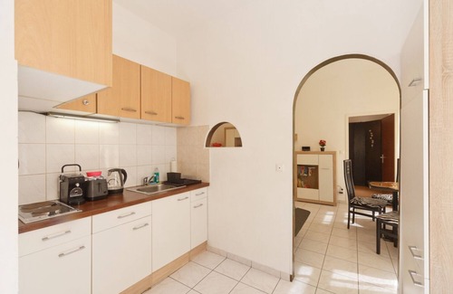 Funfhaus Apartment | Apartment No. 12 in Vienna near Schönbrunn/Westbahnhof | Keyless Check-In