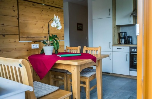 Sankt Corona am Wechsel Apartment | Apartment with balcony and beautiful view of the rising morning sun