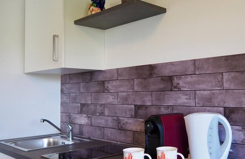 Velden am Worther See Apartment | Apartment 'Ferienwohnung Margarethe' with Lake View, Private Terrace and Wi-Fi