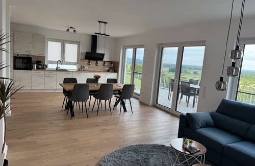 Wolpinghausen Apartment | Apartment 'Berg' with Lake View, Private Terrace and Wi-Fi