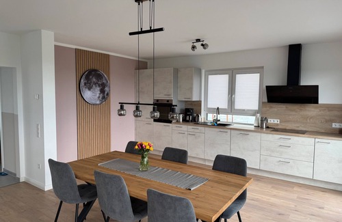 Wolpinghausen Apartment | Apartment 'Berg' with Lake View, Private Terrace and Wi-Fi