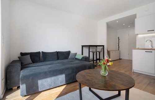 Greifswald Apartment | Apartment 'Botanical Garden' with Shared Terrace, Shared Garden and Wi-Fi