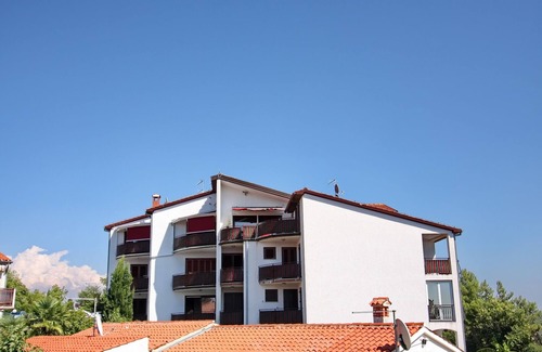 Brulo Apartment | Apartment Brulo in Porec - fine apartment with sea views, climate, internet access