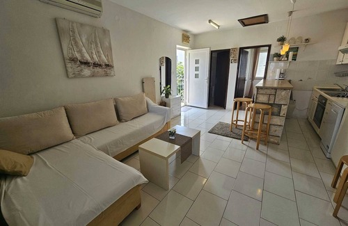 Zidarici Apartment | Apartment Buza with Balcony