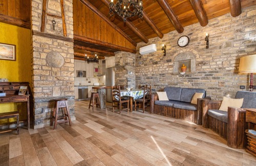 Borrastre House | Apartment 'Cabaña Vegara' with Mountain View, Private Terrace and Wi-Fi