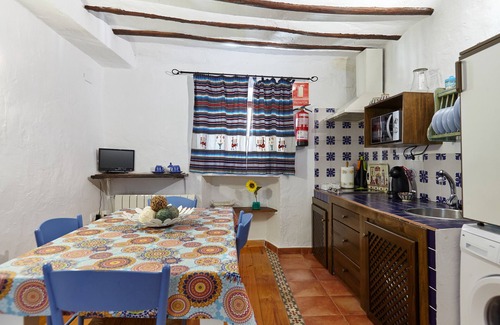 Quesada Apartment | Apartment 'Cazorla Rural Guadalquivir' with Private Terrace, Wi-Fi and Air Conditioning
