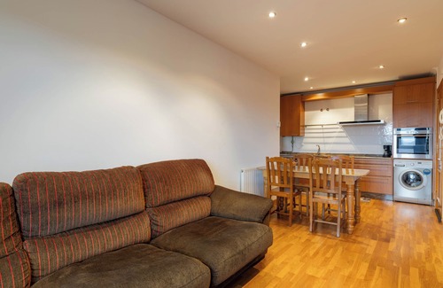 Monforte de Lemos Apartment | Apartment 'Celso Emilio Ferreiro' with Wi-Fi