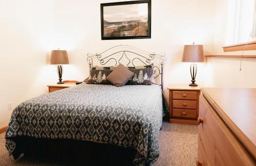 Haines Apartment | Apartment Dolphin House