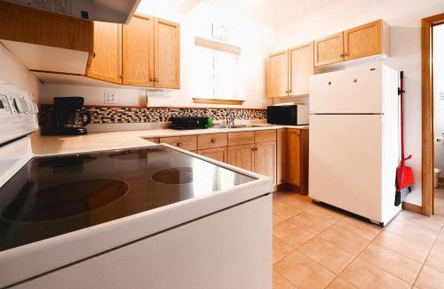 Haines Apartment | Apartment Dolphin House