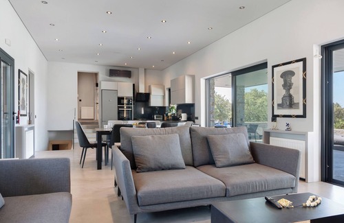 Ellinika Villa | Apartment 'Drys Il' with Sea View, Wi-Fi and Air Conditioning
