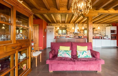 Lierganes Apartment | Apartment 'El Manantial' with Mountain View, Private Garden and Wi-Fi