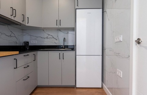 Doctor Barraquer-Grupo Renfe-Policlinico Apartment | Apartment 'Enjoy Sevilla Resolana' with Private Terrace, Wi-Fi and Air Conditioning