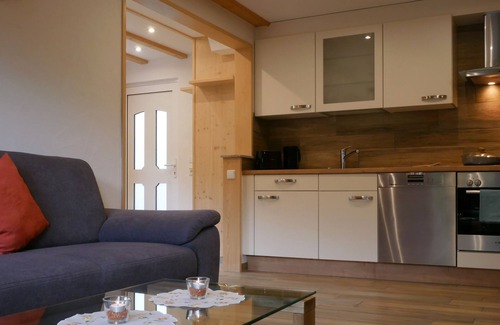 Wolfach - Saint Roman Apartment | Apartment 'Eulennest' with Shared Pool, Private Terrace and Wi-Fi