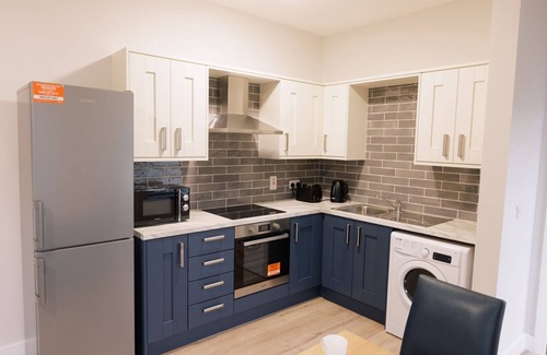 Londonderry Apartment | Apartment-Exlusive-Private Bathroom-1 Bedroom 2