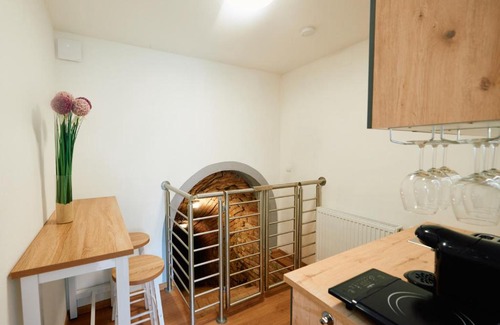 Retz Apartment | Apartment für 2 Erwachsene und 2 Kinder, ausgestattet mit einem Weinkeller und einem kleinen Hof - SELF-MADE FRÜHSTÜCK INBEGRIFFEN