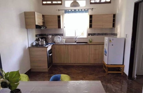 Mahajanga Apartment | Apartment F3 New York swimming pool terrace corner barbecue. quiet and secure!