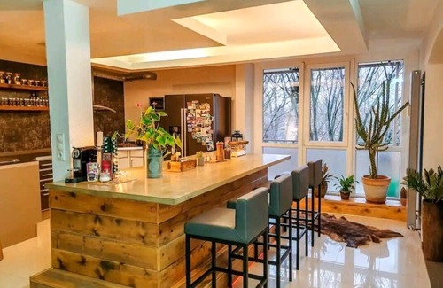 Rhein-Erft-Kreis District Apartment | Apartment 'Familienfreundliche Wohnung' with Balcony and Wi-Fi