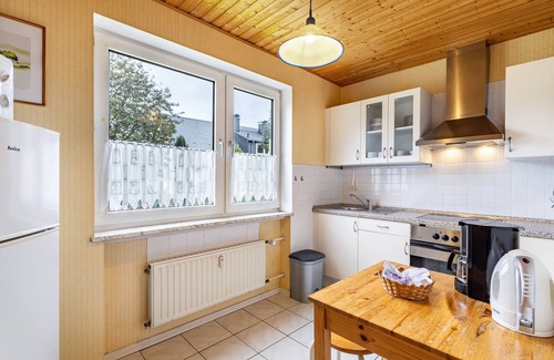 Usseln Apartment | Apartment 'Ferienwohnung Typ A' with Private Terrace and Wi-Fi