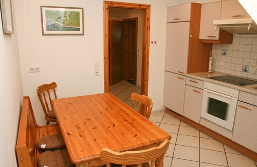 Langeneß Apartment | Apartment 'Ferienwohnung Langeness' with Sea View, Shared Terrace and Wi-Fi