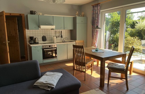 Lehe Apartment | Apartment 'Ferienhof Anke Thiede' with Private Terrace, Shared Garden and Wi-Fi