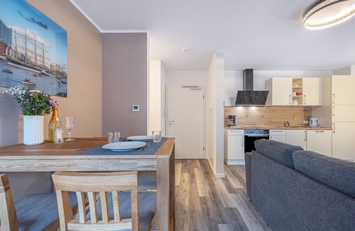 Neu Wulmstorf Apartment | Apartment 'Ferienwohnung Neu Wulmstorf' with Balcony