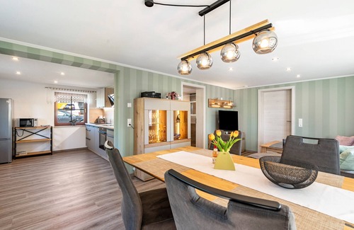 Hainewalde Apartment | Apartment 'Ferienwohnung Am Augusttal' with Mountain View, Private Terrace and Wi-Fi