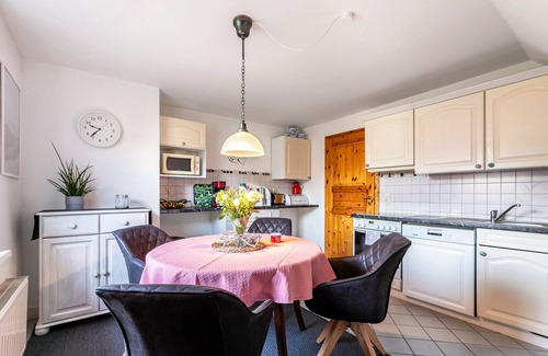 Neukirchen/Erzgeb Apartment | Apartment 'Ferienwohnung Freiblick' with Shared Terrace, Shared Garden and Wi-Fi