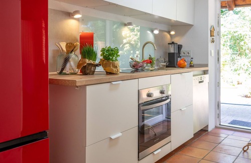 Stadelhofen Apartment | Apartment 'Ferienwohnung Sunshine Forest' with Private Terrace, Private Garden and Wi-Fi