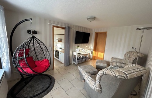 Hallig Langeneß Apartment | Apartment 'Ferienwohnung Helgoland' with Sea View, Shared Terrace and Wi-Fi