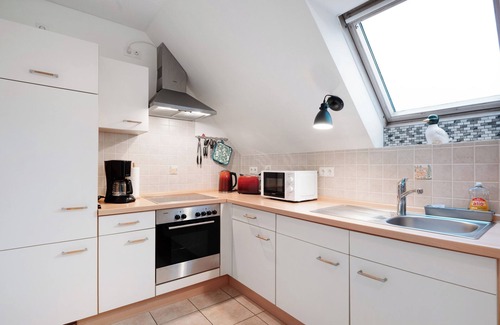 Lehe Apartment | Apartment 'Ferienwohnung Abendsonne' with Wi-Fi