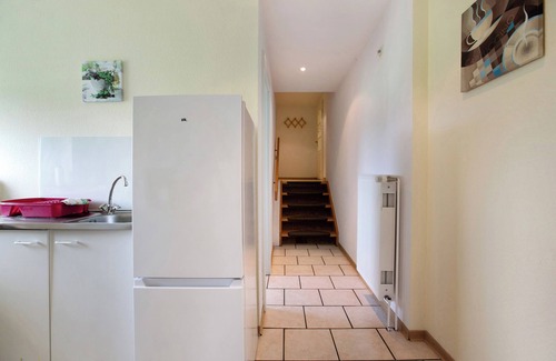 Meldorf Apartment | Apartment 'Ferienwohnung Postel' with Shared Garden and Wi-Fi