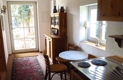 Paretz Apartment | Apartment 'Ferienwohnung 2 Mit Balkon' with Shared Terrace, Shared Garden and Wi-Fi